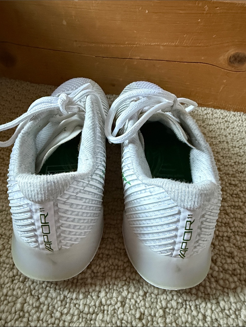 Nike Air Zoom Vapor 11 green and white tennis court shoe size 8 - Picture 2 of 9